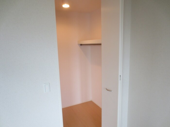 物件内観写真15　(収納)