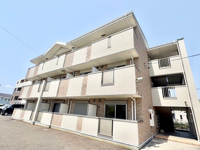 物件外観写真5　(エントランス部分)