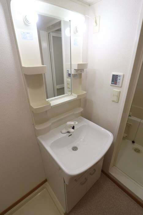 物件内観写真10　(洗面)