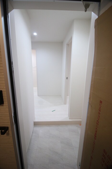 物件内観写真7　(玄関)