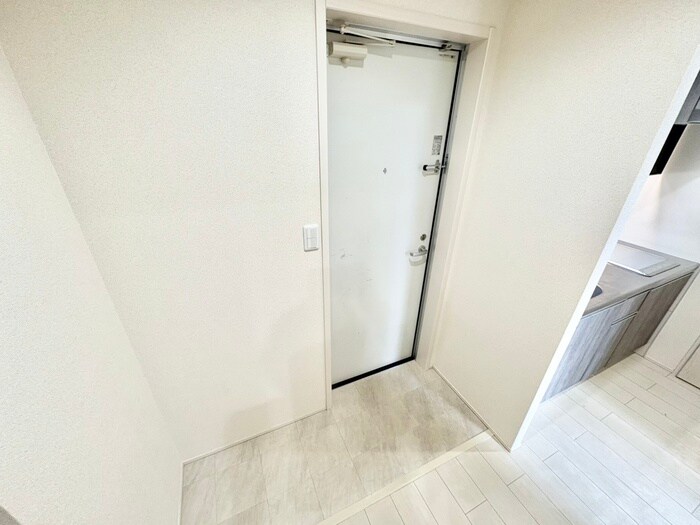 物件内観写真8　(玄関)