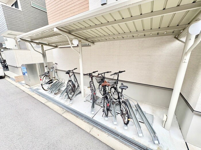 物件外観写真3　(駐輪場)