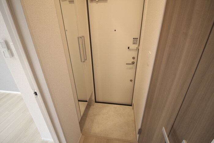 物件内観写真17　(玄関)