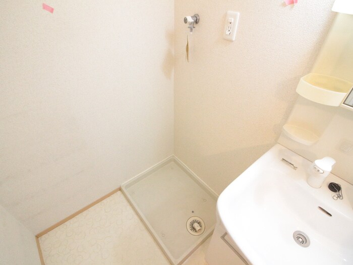 物件内観写真15　(洗濯機置場)