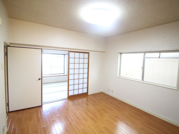 物件内観写真10　(内観写真)