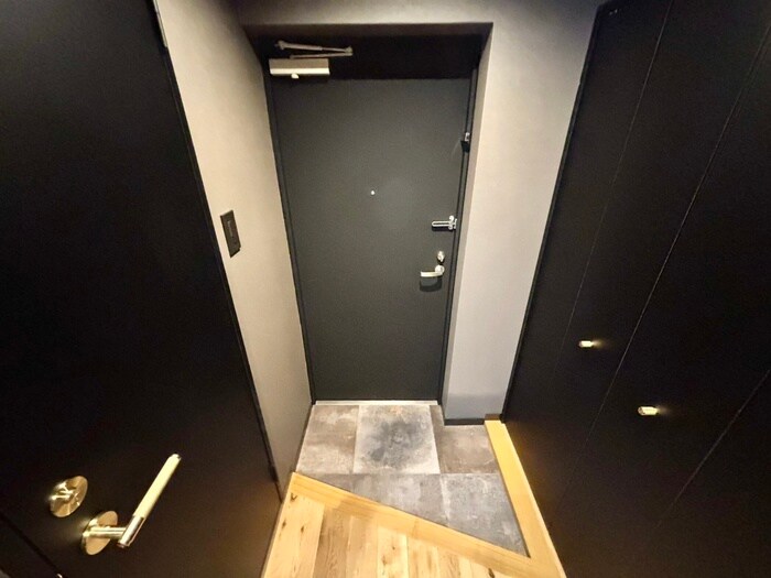 物件内観写真15　(玄関)