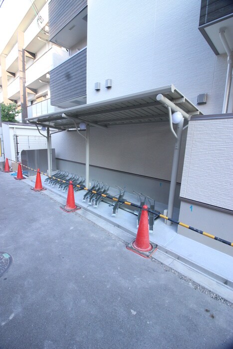 物件外観写真4　(駐輪場)