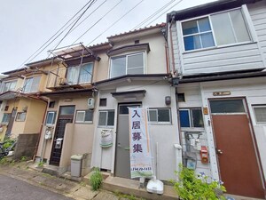 横大路下三栖山殿貸家外観写真