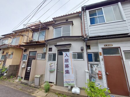 横大路下三栖山殿貸家外観写真