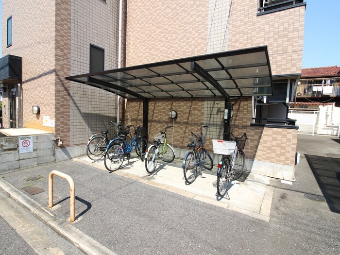 物件外観写真5　(駐輪場)