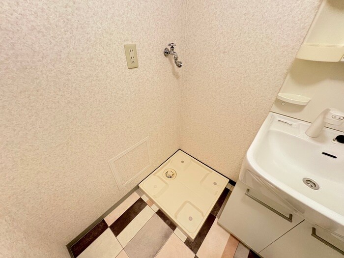 物件内観写真14　(洗濯機置場)