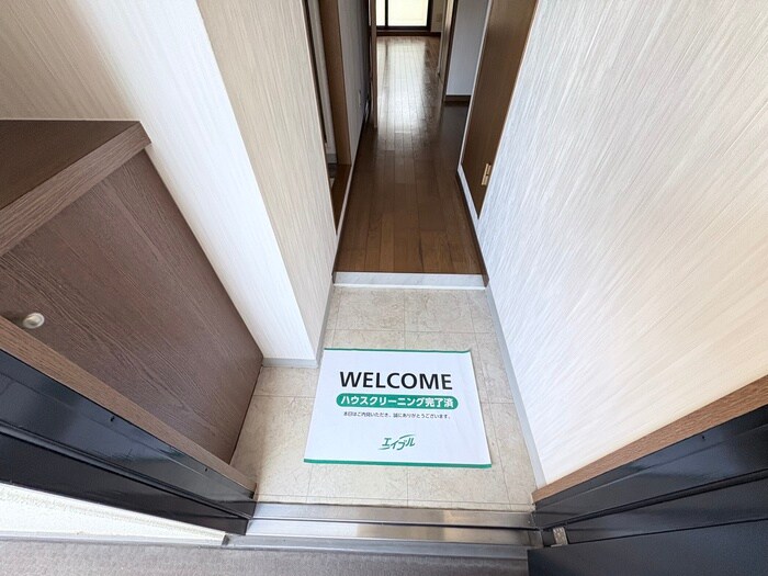 物件内観写真18　(玄関)