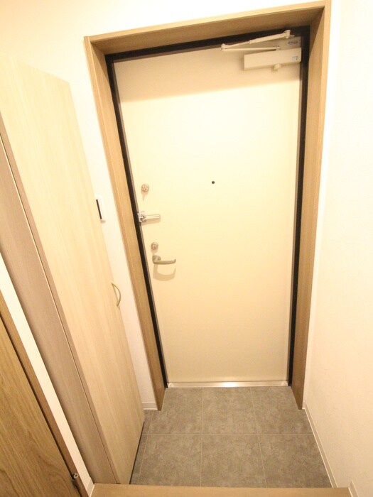 物件内観写真7　(玄関)