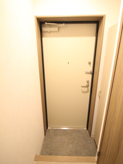 物件内観写真7　(玄関)