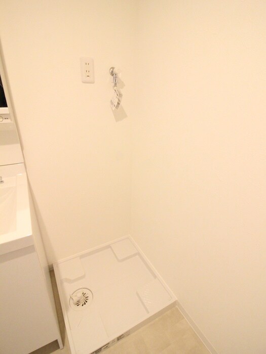 物件内観写真11　(洗濯機置場)