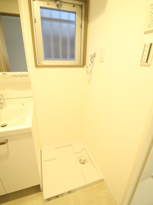 物件内観写真12　(洗濯機置場)