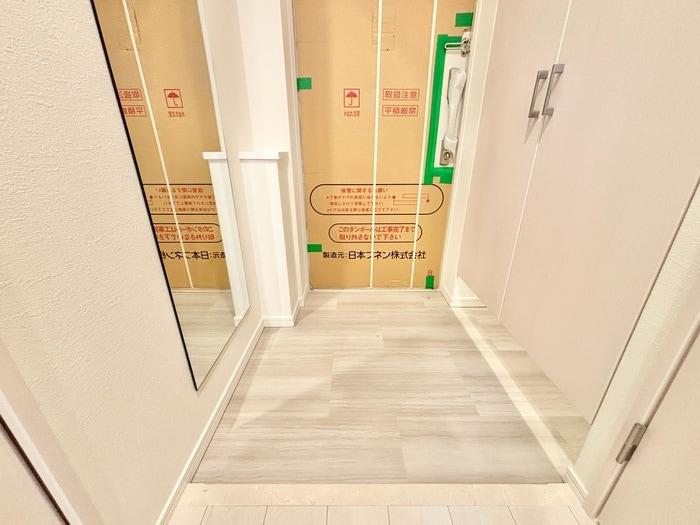 物件内観写真13　(玄関)