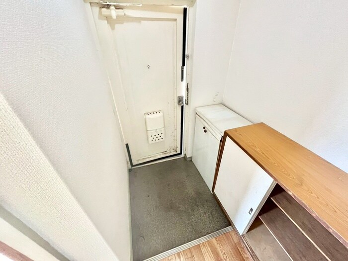 物件内観写真13　(玄関)