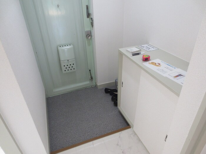 物件内観写真14　(玄関)