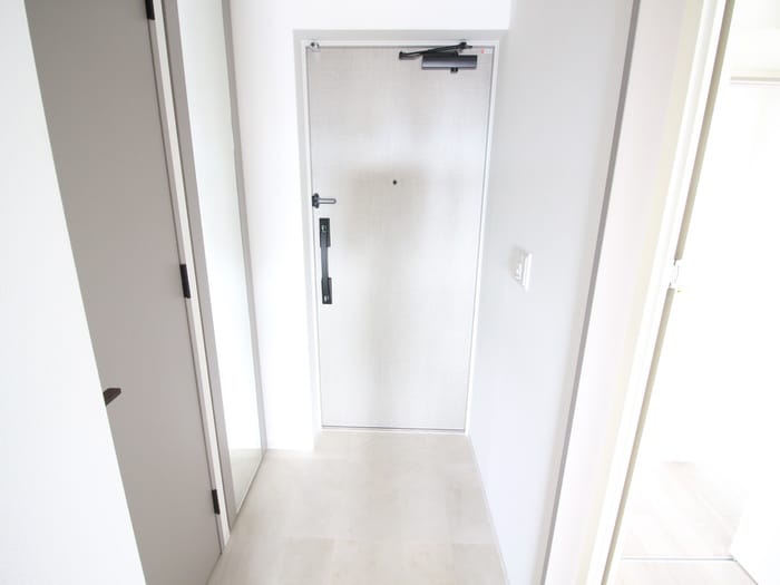 物件内観写真16　(玄関)