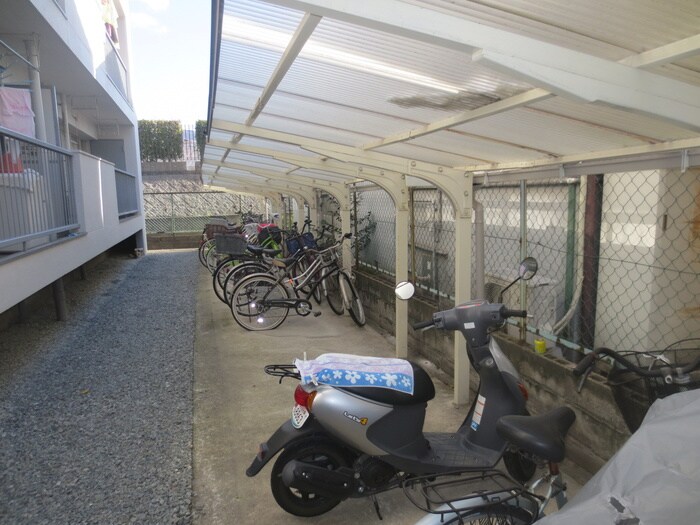 物件外観写真6　(駐輪場)