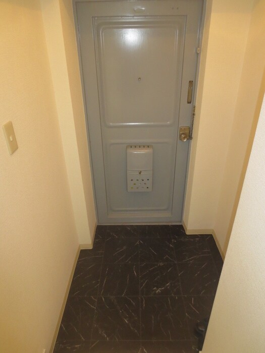 物件内観写真15　(玄関)
