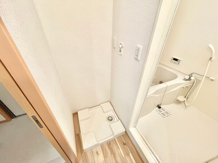 物件内観写真21　(洗濯機置場)