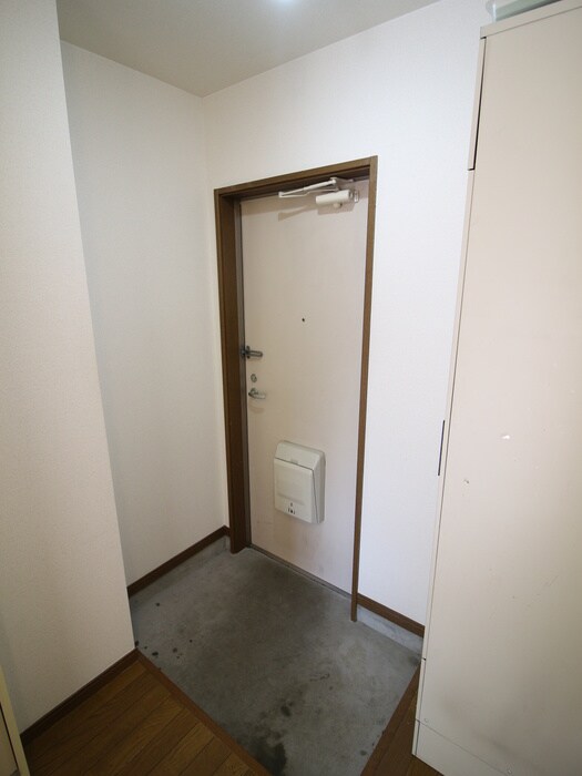物件内観写真13　(玄関)