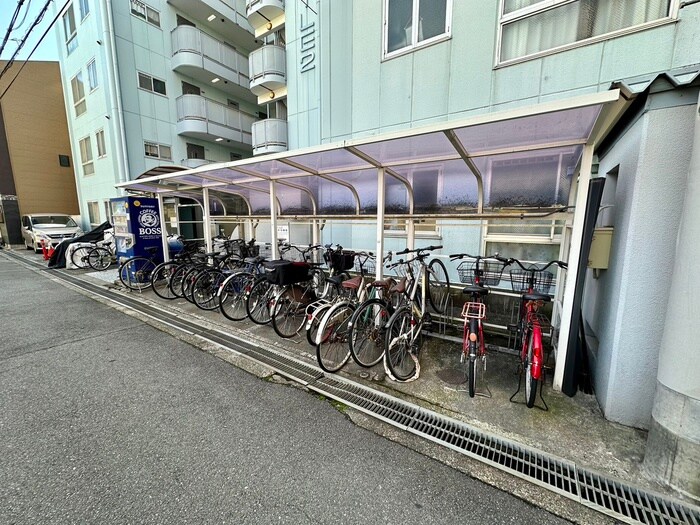 物件外観写真4　(駐輪場)