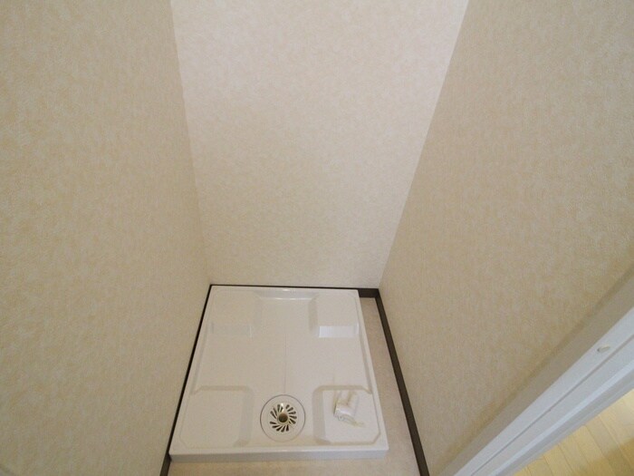 物件内観写真18　(洗濯機置場)