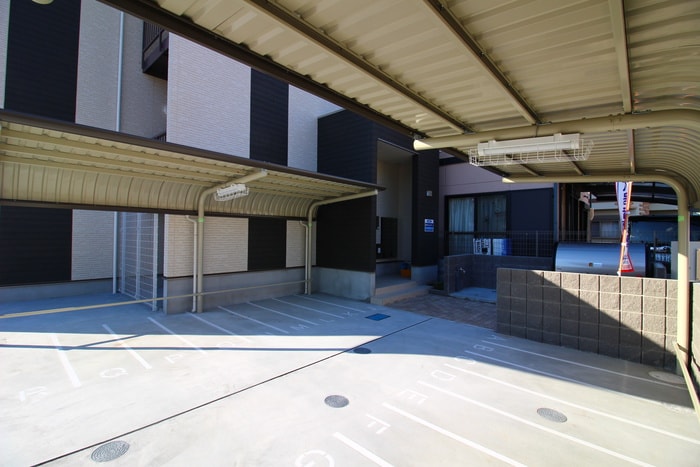 物件外観写真2　(駐輪場)