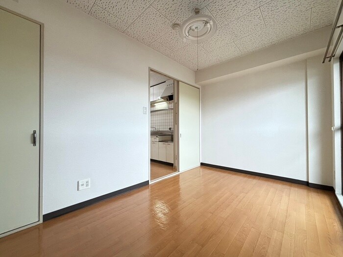 物件内観写真8　(居室)