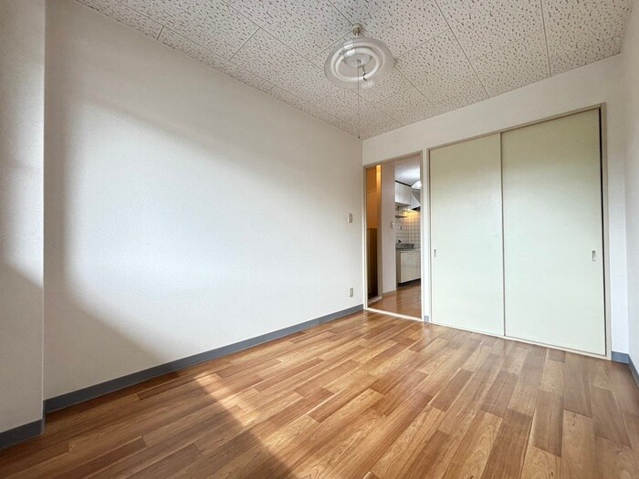 物件内観写真9　(居室)