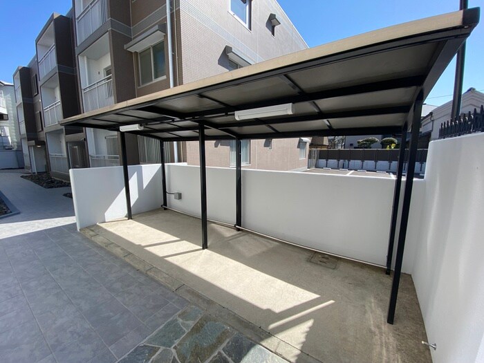 物件外観写真4　(駐輪場)