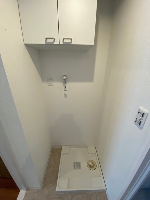 物件内観写真12　(洗濯機置場)