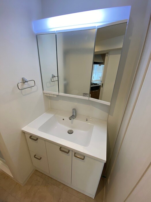 物件内観写真13　(洗面)