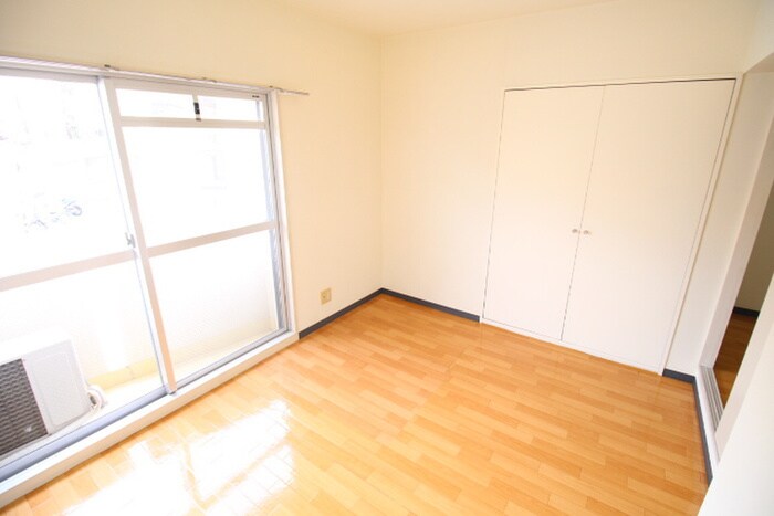 物件内観写真8　(室内からの展望)