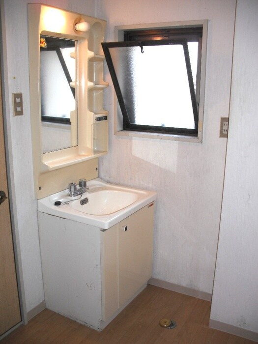 物件内観写真8　(洗面)