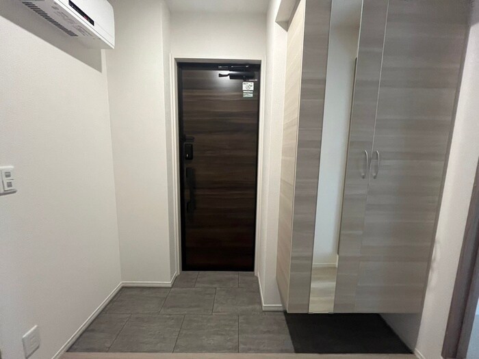 物件内観写真7　(玄関)