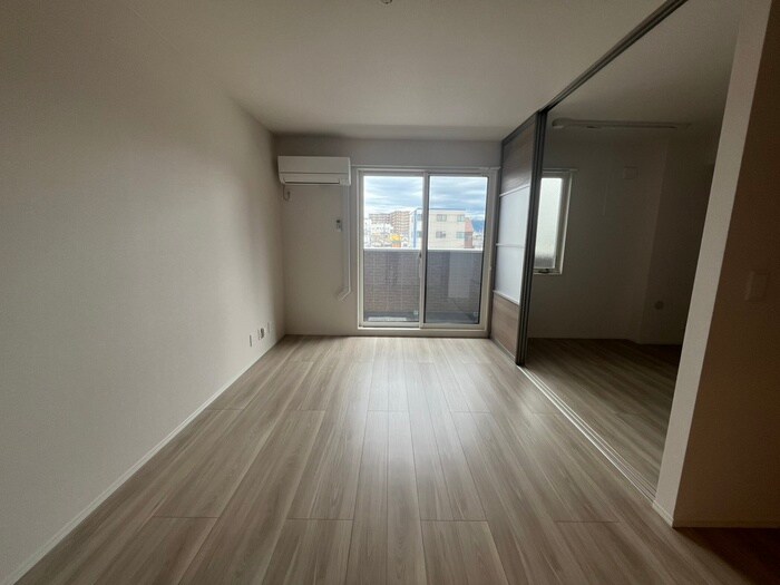 物件内観写真8　(居室)