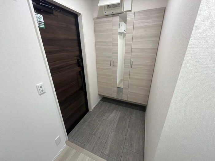 物件内観写真11　(玄関)