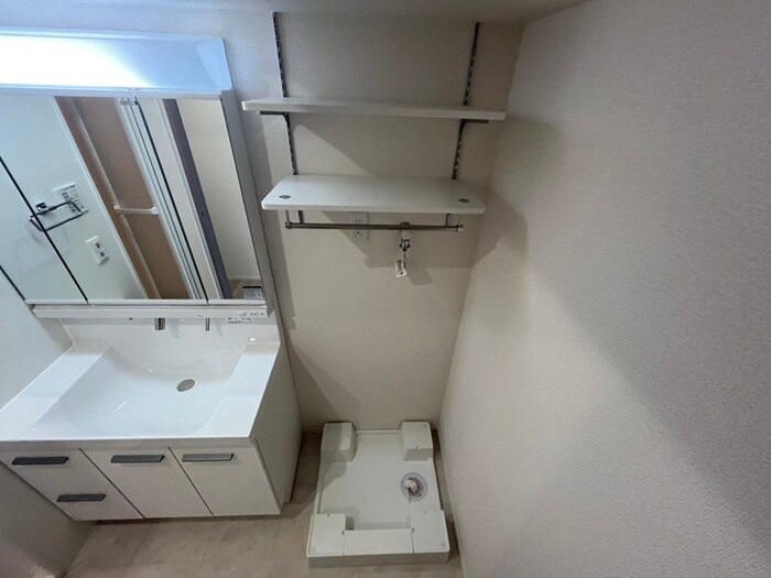 物件内観写真18　(洗濯機置場)