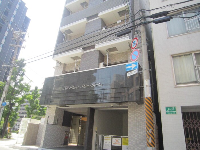 物件外観写真5　(エントランス部分)