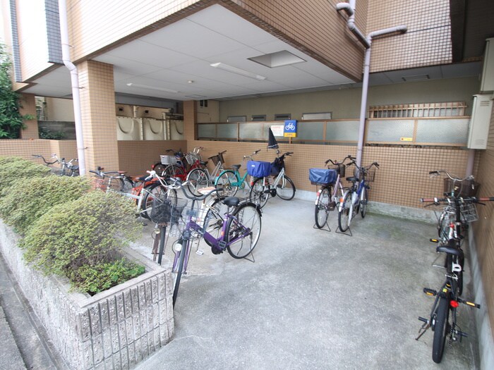 物件外観写真5　(駐輪場)