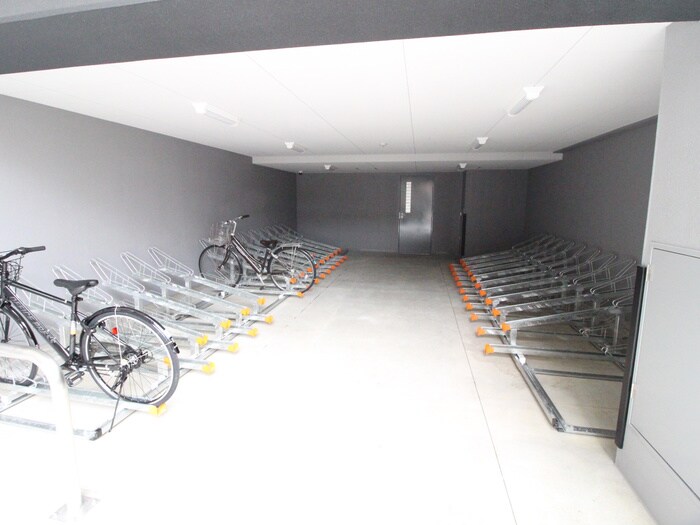 物件外観写真5　(駐輪場)