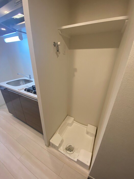 物件内観写真16　(洗濯機置場)