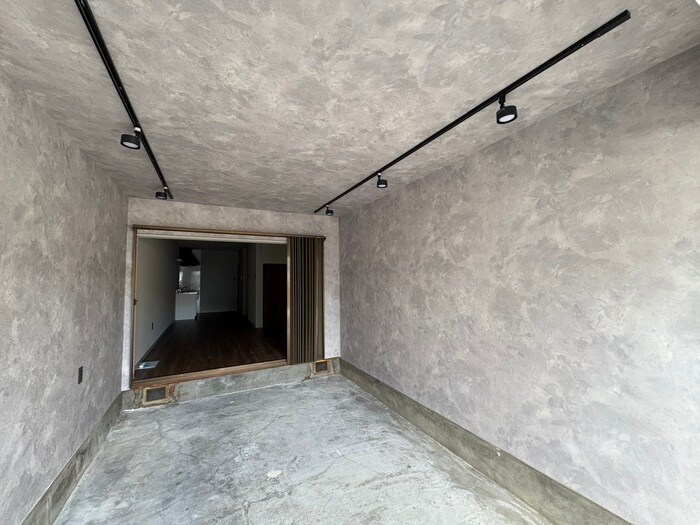 物件外観写真5　(駐車場)