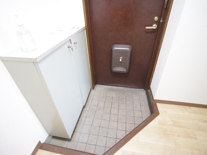 物件内観写真15　(玄関)