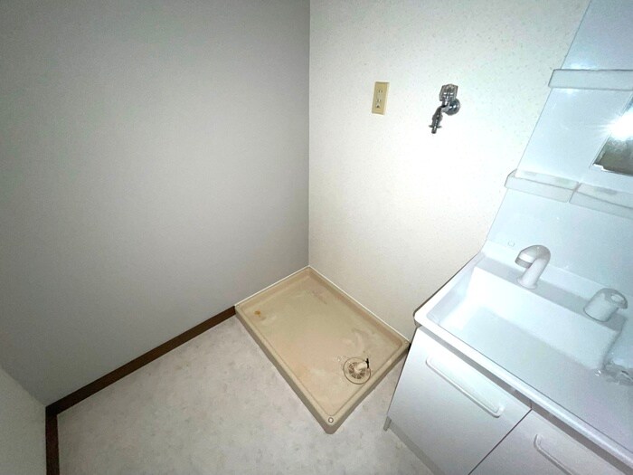 物件内観写真20　(洗濯機置場)