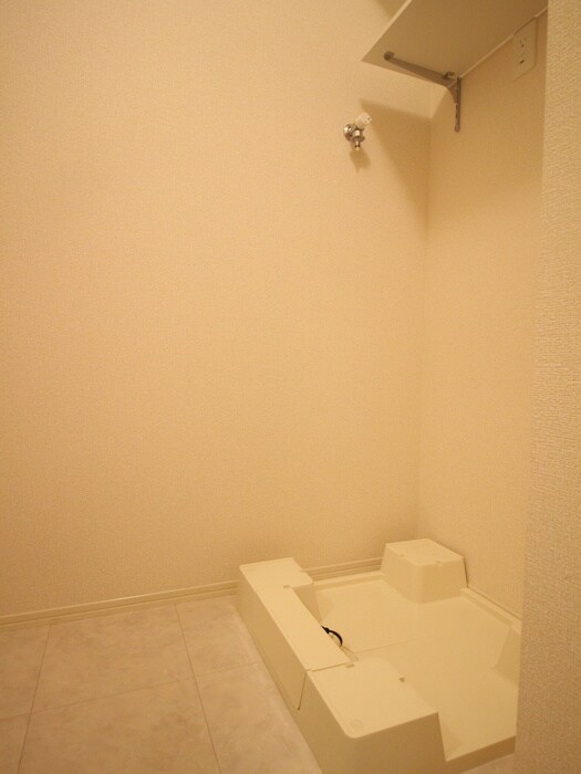 物件内観写真13　(洗濯機置場)